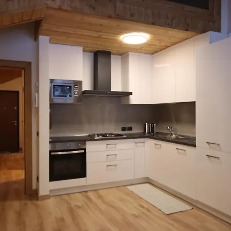 Penthouse With View 2 Bedrooms Free Parking Apartment