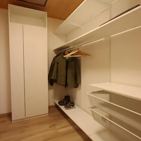 Penthouse With View 2 Bedrooms Free Parking Lägenhet *